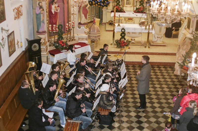 Orkiestra widziana z chóru.