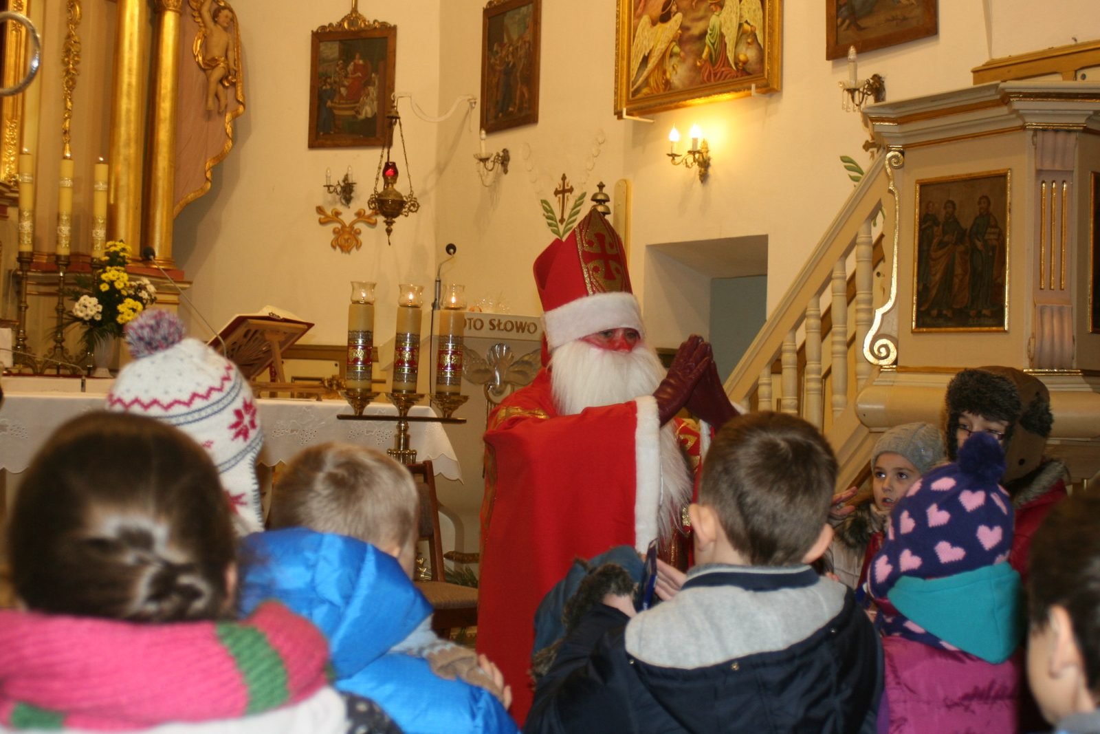 Mikołaj i dzieci.