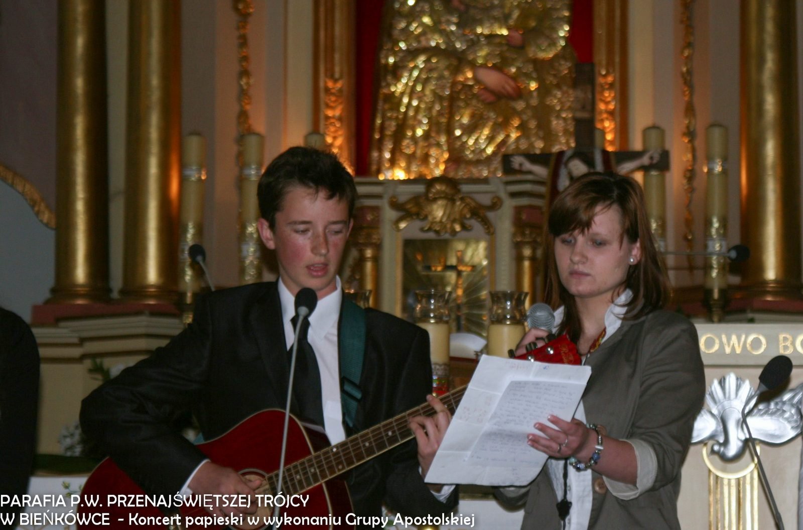 Duet z gitarą.