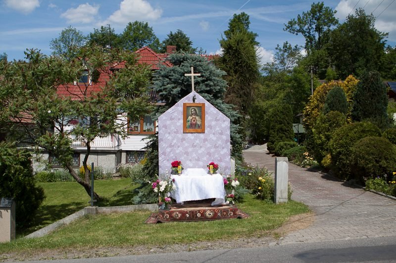 Ołtarz przy drodze.