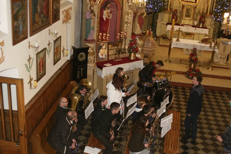 Orkiestra widziana z chóru.