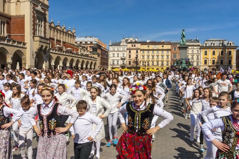 Taniec przy Sukiennicach.