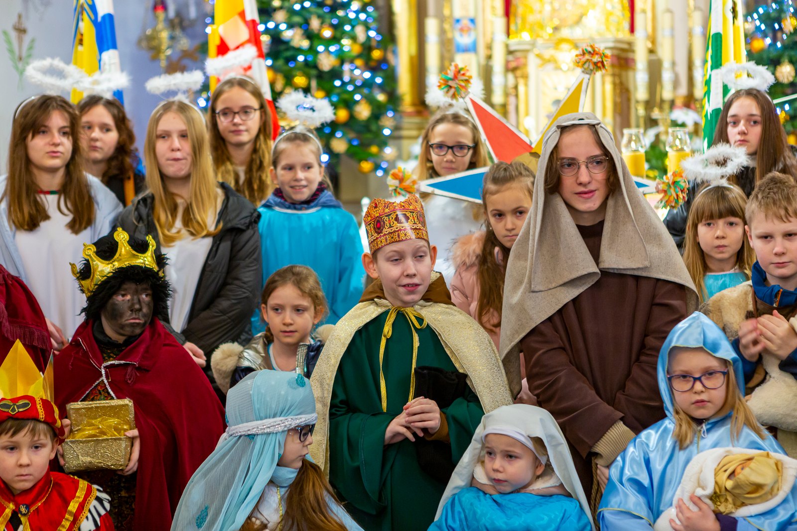 Królowie, anioły i pasterze w kościele